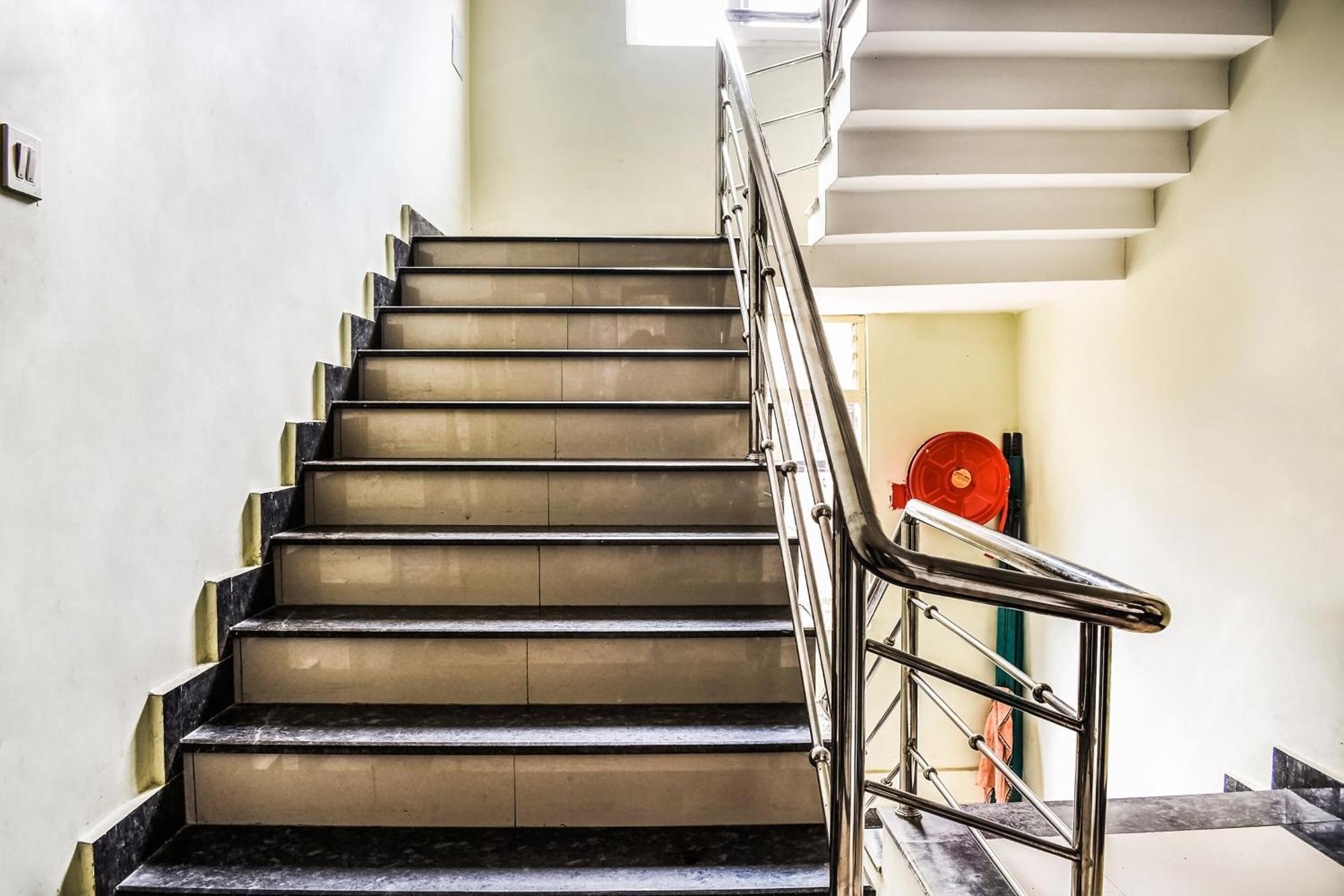 Capital O Jai Adisson Hotel Cuttack Exterior foto